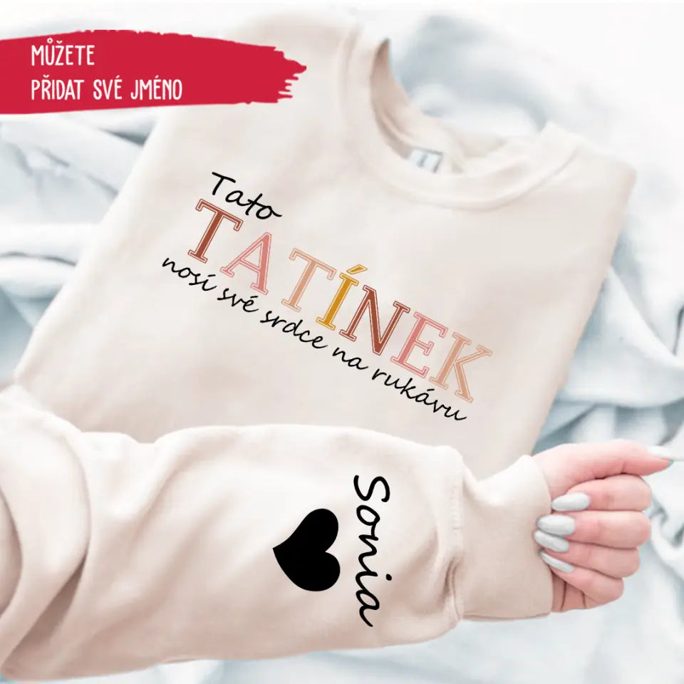 Tato tatínek nosí své srdce na rukávu