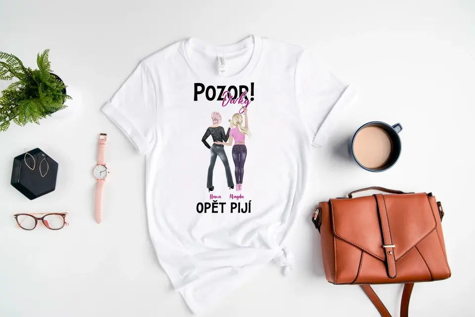 Pozor! Dívky opět pijí.