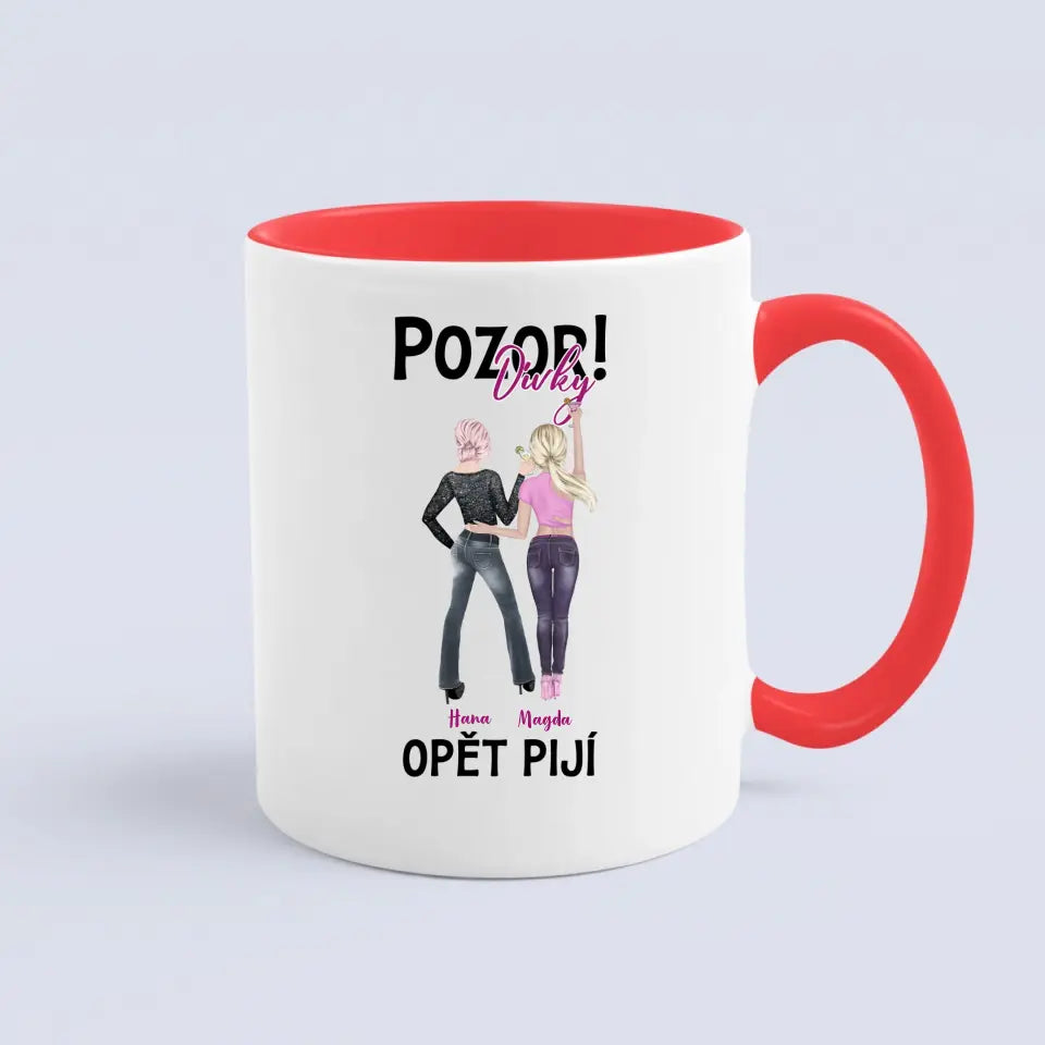 Pozor! Dívky opět pijí.