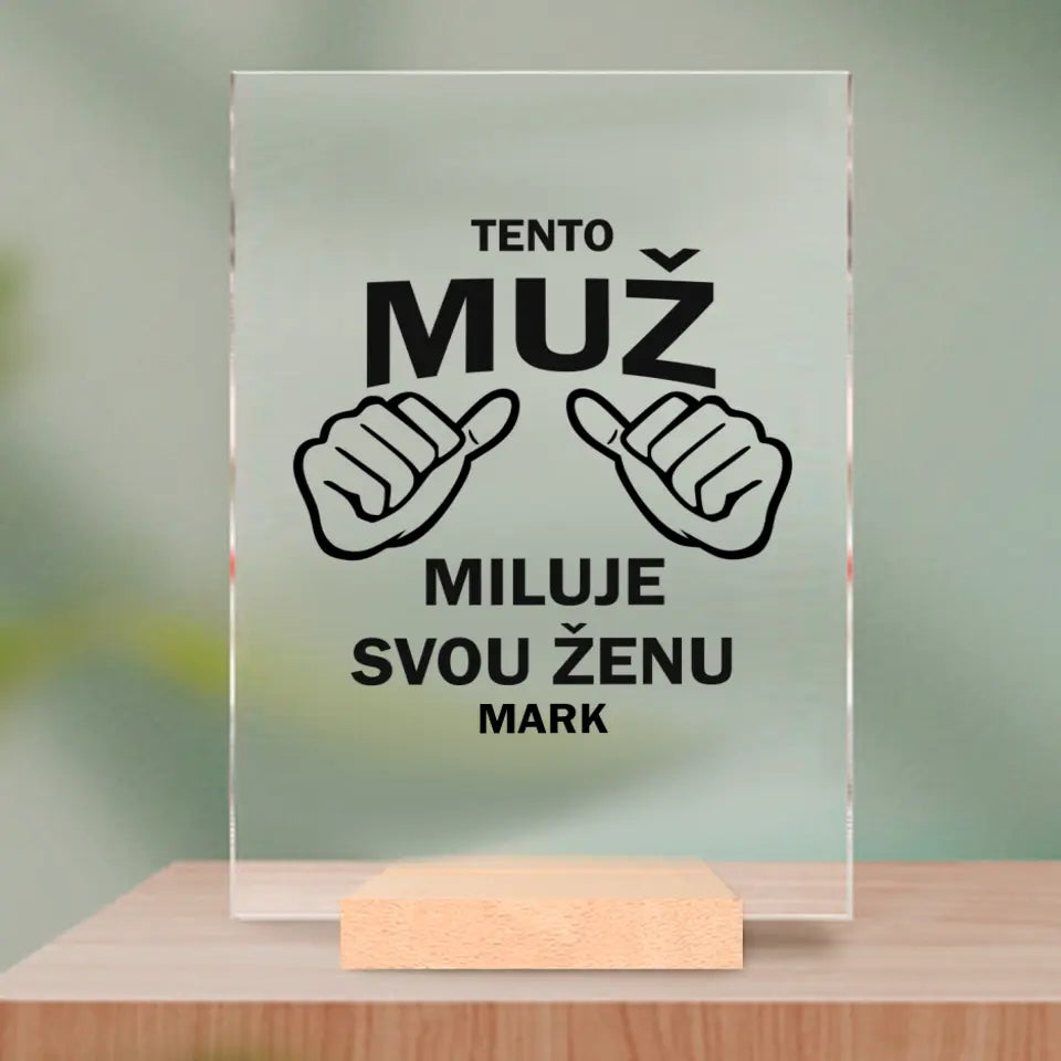 Tento Muž Miluje Svou Ženu