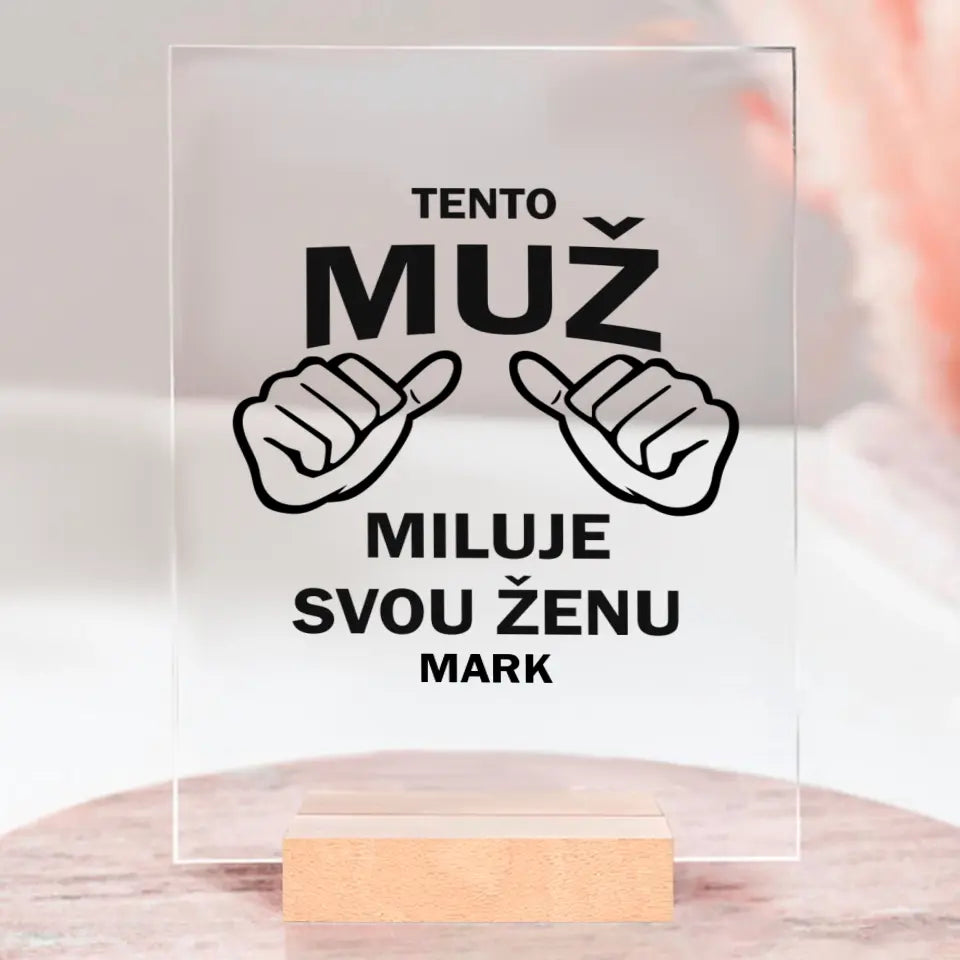 Tento Muž Miluje Svou Ženu