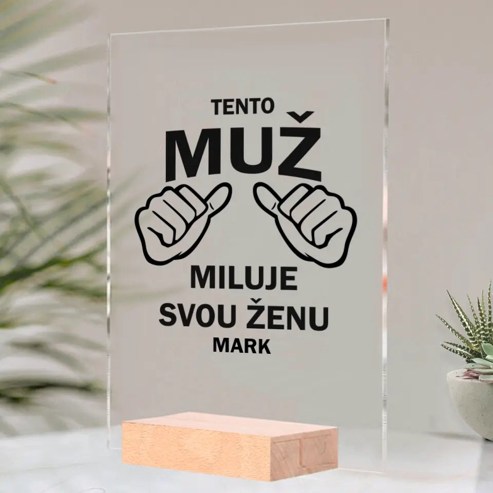 Tento Muž Miluje Svou Ženu