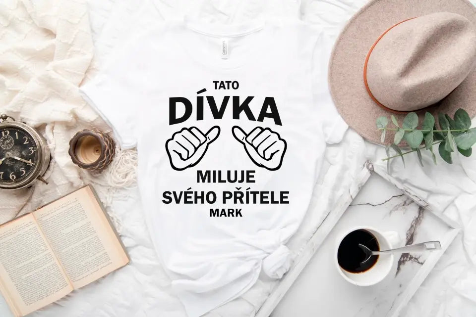 Tato Dívka Miluje Svého Přítele