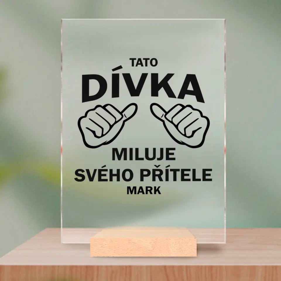 Tato Dívka Miluje Svého Přítele