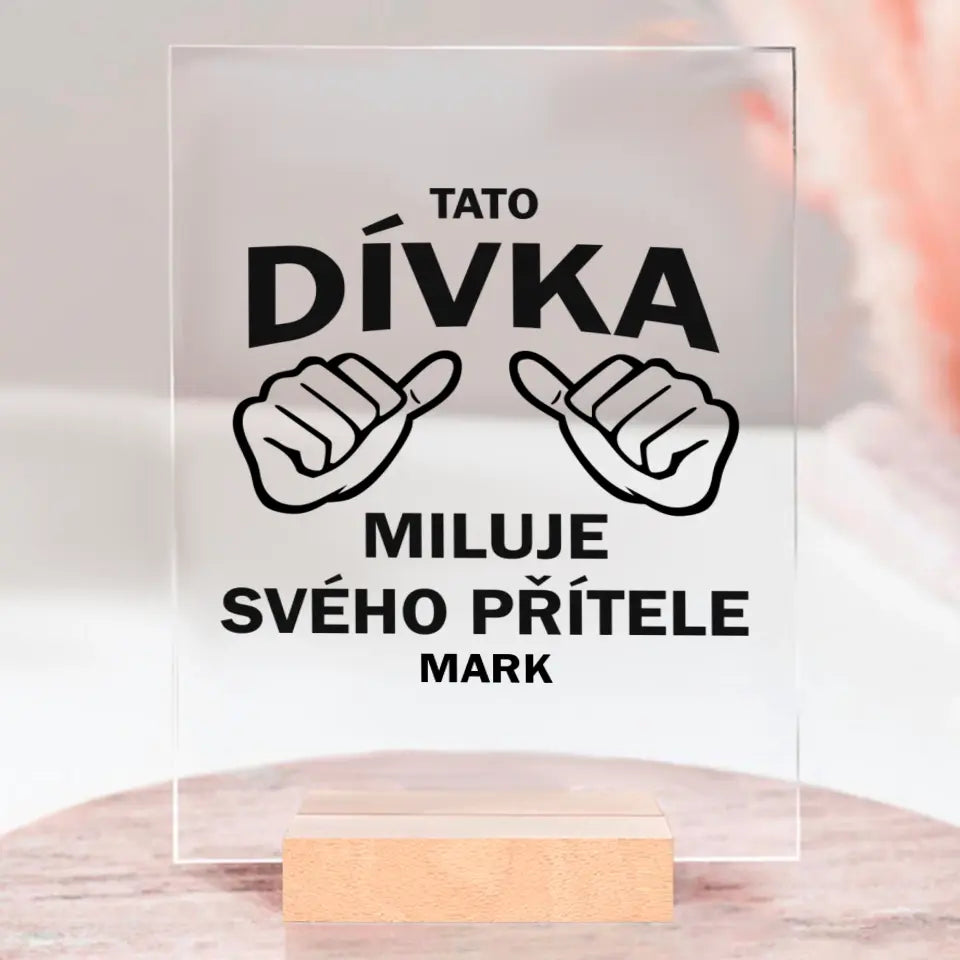 Tato Dívka Miluje Svého Přítele