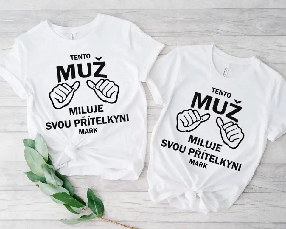 Tento Muž Miluje Svou Přítelkyni