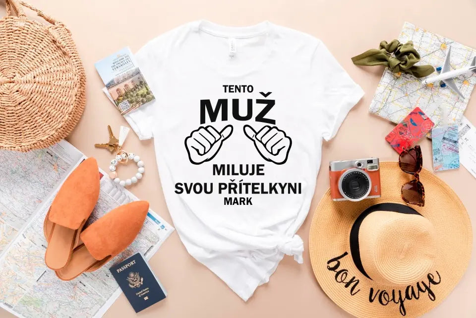 Tento Muž Miluje Svou Přítelkyni